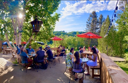 Auberge Camp de base Anse-St-Jean Auberge Camp de base Anse-St-Jean